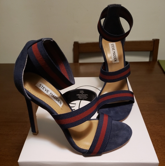 Shoes - Picture 2 of 7